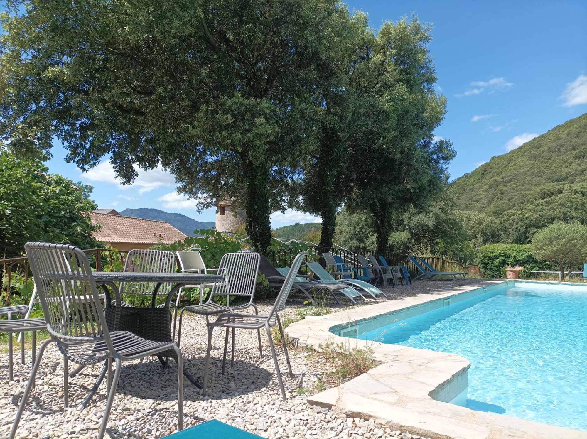 Chateau De Colombieres Sur Orb Bagian luar foto